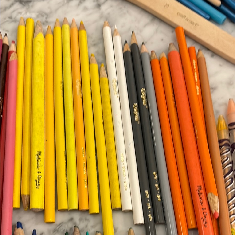 Crayola Colorful Art Set - Picture 5 of 9